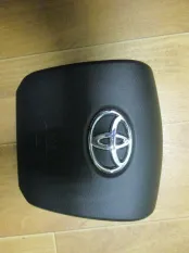 Подушка безопасности в рулевое колесо (крышка)