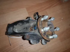 Кулак поворотный передний левый Ford Focus 2013