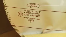 Стекло заднее Ford Focus