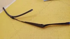 Поводок стеклоочистителя передний левый Skoda