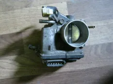 Заслонка дроссельная электрическая Toyota Rav4