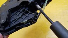 Замок двери передней левой Land Rover Range rover