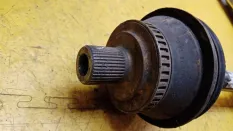 Полуось передняя (привод) Volkswagen Passat B5
