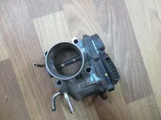 Заслонка дроссельная электрическая Toyota Camry