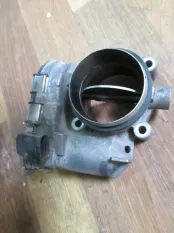 Заслонка дроссельная электрическая Mercedes-Benz