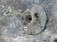 Кулак поворотный задний правый Skoda Yeti