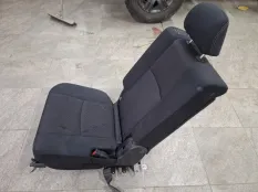 Второй ряд сидений Toyota Land Cruiser Prado 150