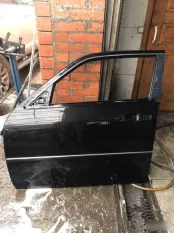 Дверь передняя левая Chrysler 300C