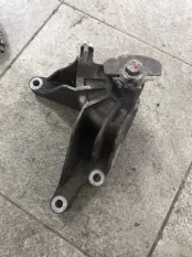Кронштейн двигателя задний Opel Astra J