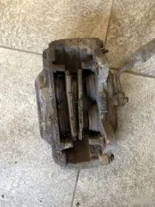 Суппорт правый Hummer H3