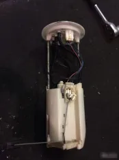 Топливный насос Toyota Land Cruiser 200