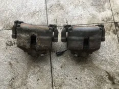 Суппорт передний Volkswagen Passat CC