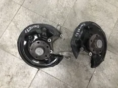 Кулак задний Volkswagen Passat B7