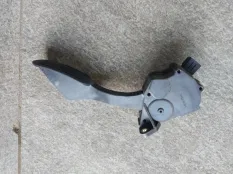 Педаль газа Toyota Land Cruiser Prado 150 3.0 2012