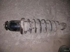 Амортизатор задний Toyota Avensis