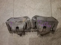 Суппорт передний Toyota Camry V55