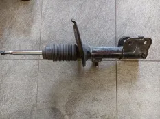 Стойка передняя левая Hyundai Grand Starex