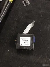 Блок управления стеклоочистителем Toyota Land