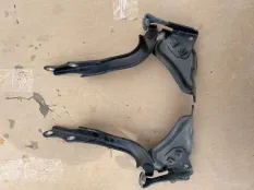 Петля капота Toyota Land Cruiser