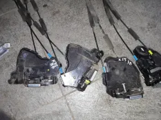 Замок двери Toyota Camry V55