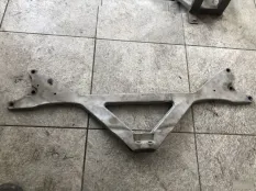 Распорка передних амортизаторов Audi A8 D4