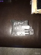 Блок управления Toyota Auris 180