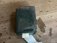 Блок управления центрального замка Toyota Camry