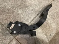 Педаль газа Hyundai Solaris