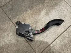 Педаль газа Toyota Camry V40