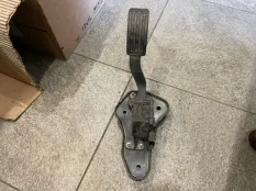 Педаль газа Nissan Patrol