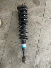 Амортизатор передний Toyota Land Cruiser 200 4.7
