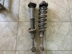 Амортизатор передний Lexus LX570