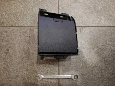 Вещевой ящик с крышкой Lexus Lx450D J200 4.5