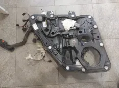 Стеклоподъемник задний левый Volkswagen Touareg NF