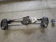 Трапеция стеклоочистителя с электромотором Mazda