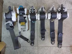 Ремень безопасности задний Toyota Fortuner