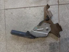 Рычаг стояночного тормоза Toyota Fortuner