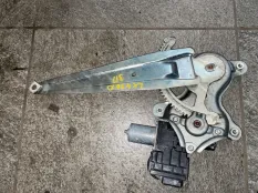 Стеклоподъемник задний правый Lexus Lx450D J200