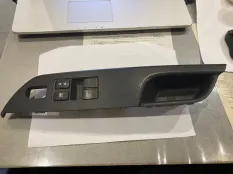 Блок стеклоподъемников передний левый Suzuki Swift