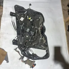 Стеклоподъемник передний правый Volkswagen Passat