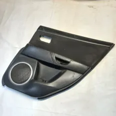 Обшивка двери задняя правая Mazda 3 BK