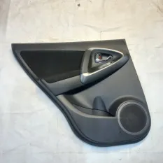 Обшивка двери задняя левая Toyota Rav4