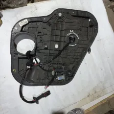 Стеклоподъемник двери задний правый Kia Sorento