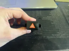 Кнопка аварийной сигнализации Porsche Cayenne