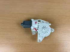 Моторчик стеклоподъемника задний левый