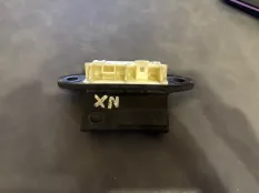 Кнопка открытия багажника Lexus NX