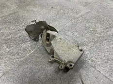 Кронштейн двигателя правый Mercedes-Benz GL X166