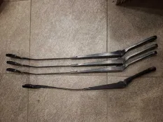 Поводок дворника Peugeot 308