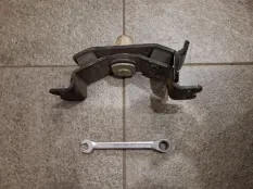 Опора АКПП Toyota Land Cruiser Prado 150 1GD-FTV