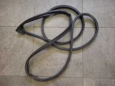 Уплотнитель двери Mazda CX-9 TC PYT 2019